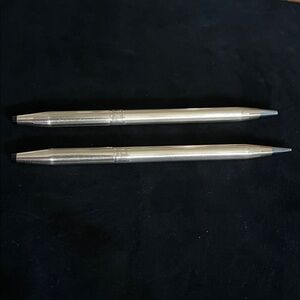 Ladies CROSS 1/20 14KT Gold Filled
Roses Ballpoint Pen and Mechanical Pencil Set